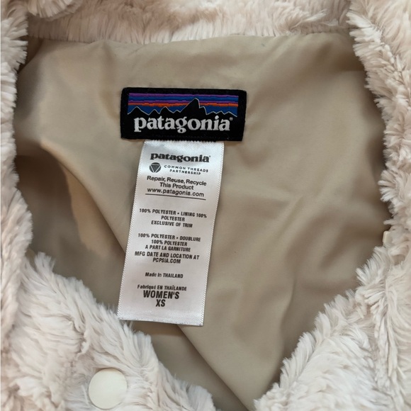 Patagonia Women's Cream Fleece Jacket - Picture 4 of 4